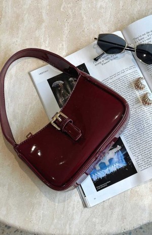 White Fox Dionne Shoulder Bag Cherry Cola | VXTAWD-042