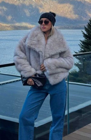 White Fox Dirty Martini Faux Fur Jacket Smokey Taupe | QBXOZT-048