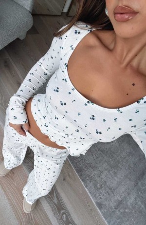 White Fox Dreamy Long Sleeve Pyjama Top Ditsy Blues | XAHOPG-675