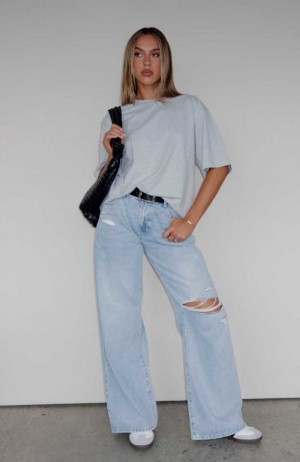 White Fox Harley Mid Rise Wide Leg Jeans Light Blue Wash | WFUDGV-195