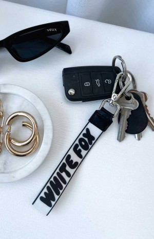 White Fox Next Level Strap Keychain Black | SWMDBY-346