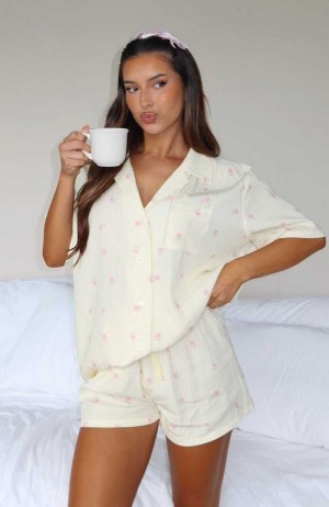 White Fox Offline Pyjama Set Lemon Meadow Stripe | LGFRKY-035