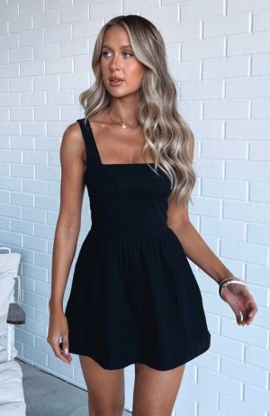 White Fox Trending Now Mini Dress Black | WMCNGJ-459