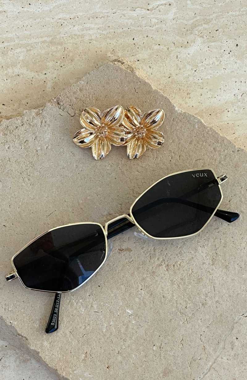 White Fox Bayside Sunglasses Black | PSGINR-907