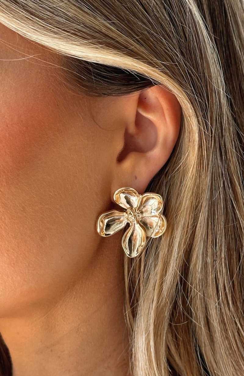 White Fox Caught A Vibe Earrings Gold | BRHCET-407