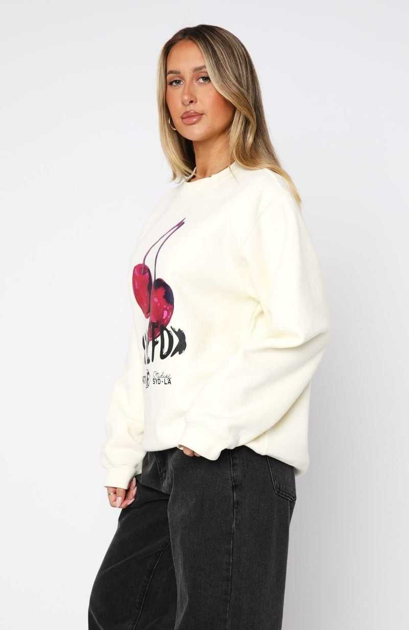 White Fox Cherry Swish Oversized Sweater Cream | RIGKSP-419