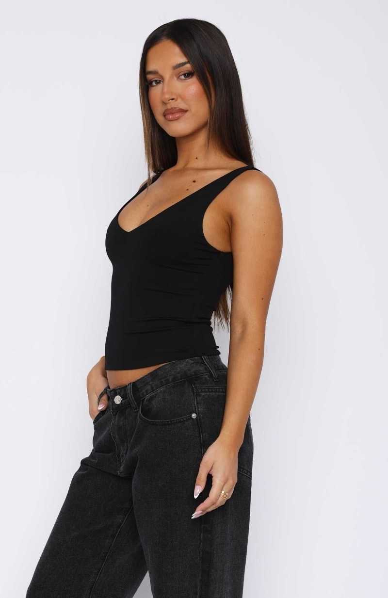 White Fox Consider This V Neck Tank Black | IXGLKP-758