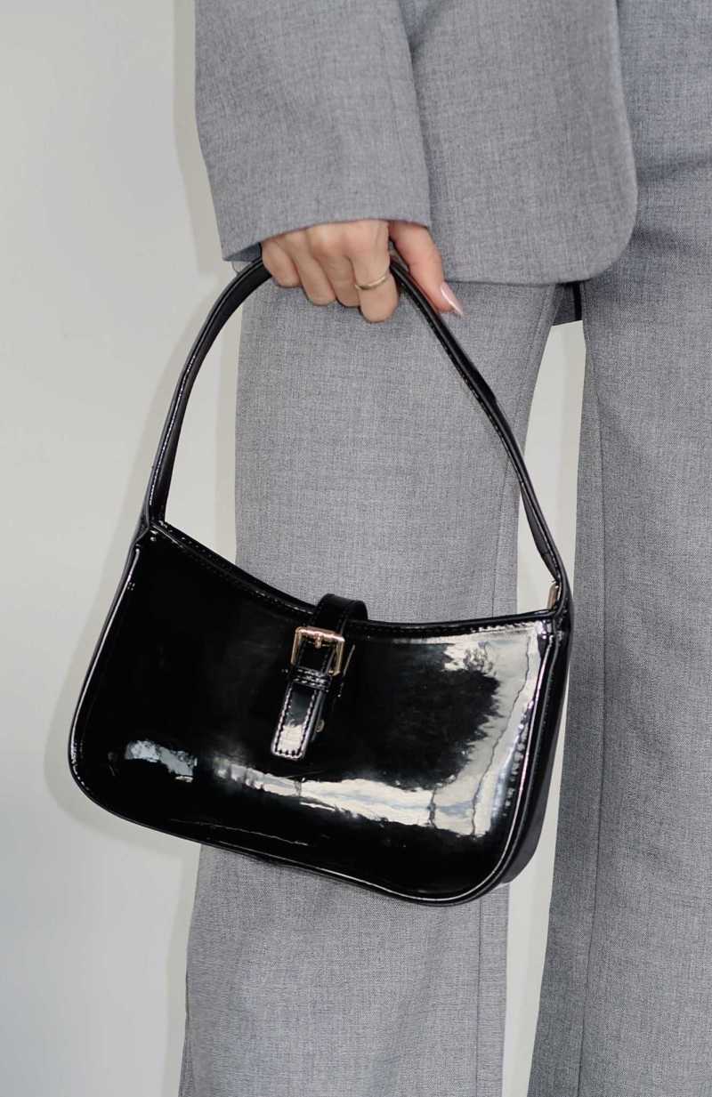 White Fox Dionne Large Shoulder Bag Black | SEIZWJ-158