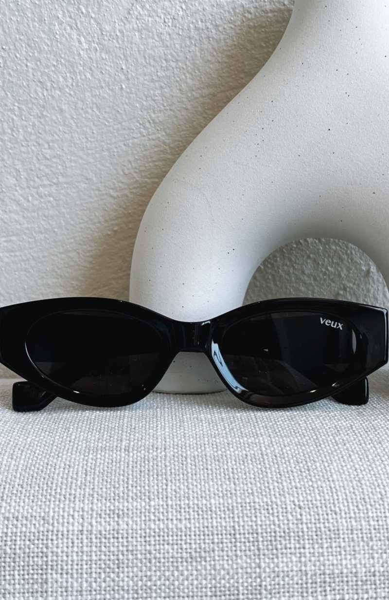 White Fox Hailey Sunglasses Black | BFQSXZ-178