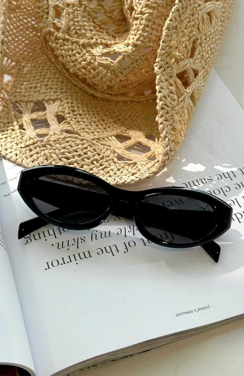 White Fox Hamptons Sunglasses Black | YTKRJN-046