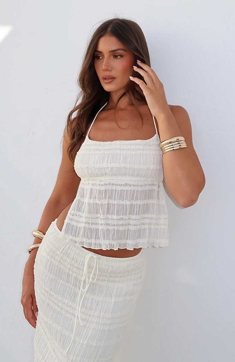 White Fox Hold Out Halter Top Cream | VSXFQU-951