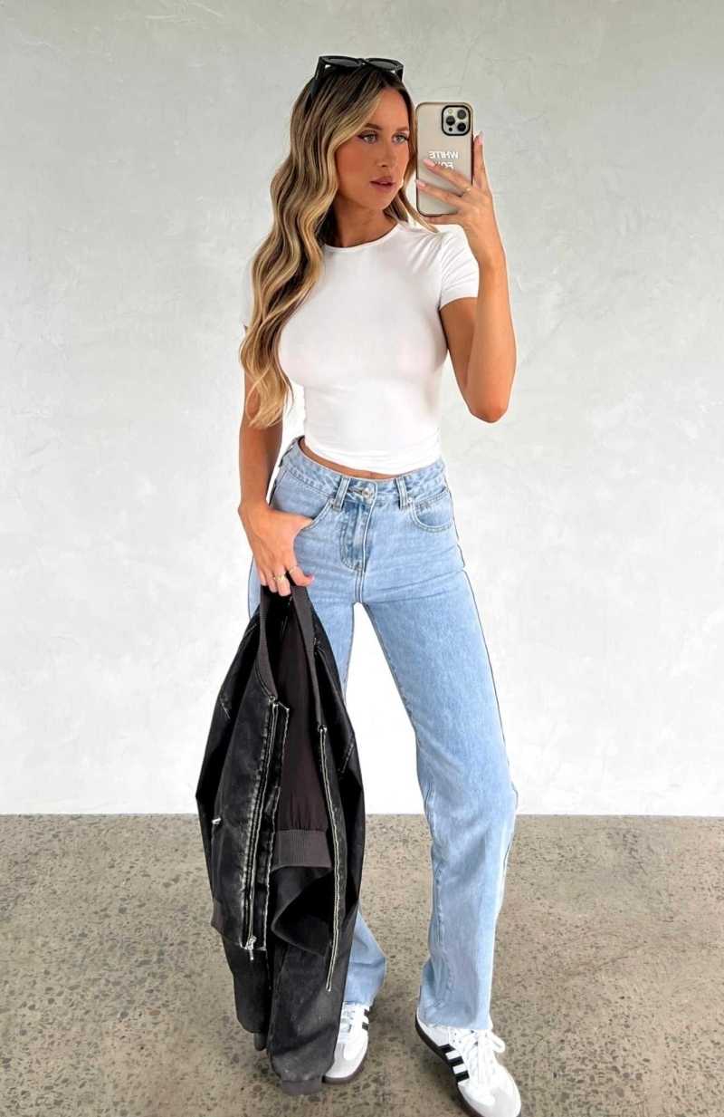 White Fox Jordyn High Waisted Straight Leg Jeans Light Blue Wash | GISAZP-913