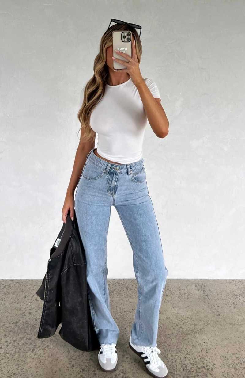 White Fox Jordyn High Waisted Straight Leg Jeans Light Blue Wash | GISAZP-913