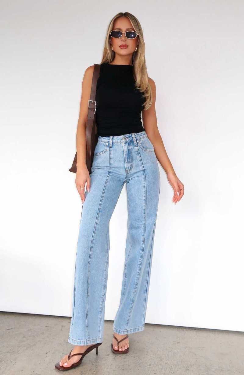 White Fox Layla Mid Rise Straight Leg Jeans Light Blue | KBRDQG-501