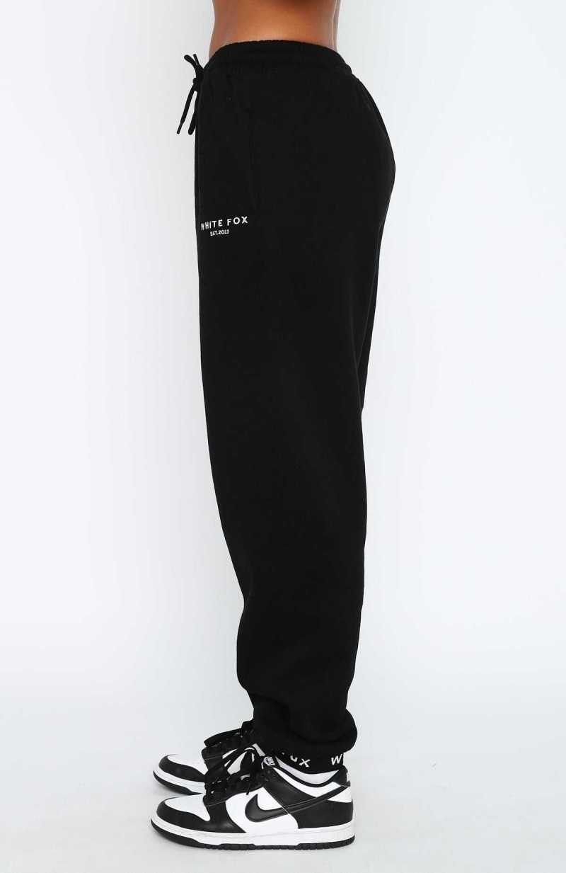 White Fox Put It On Repeat Sweatpants Black | ASBIFP-084