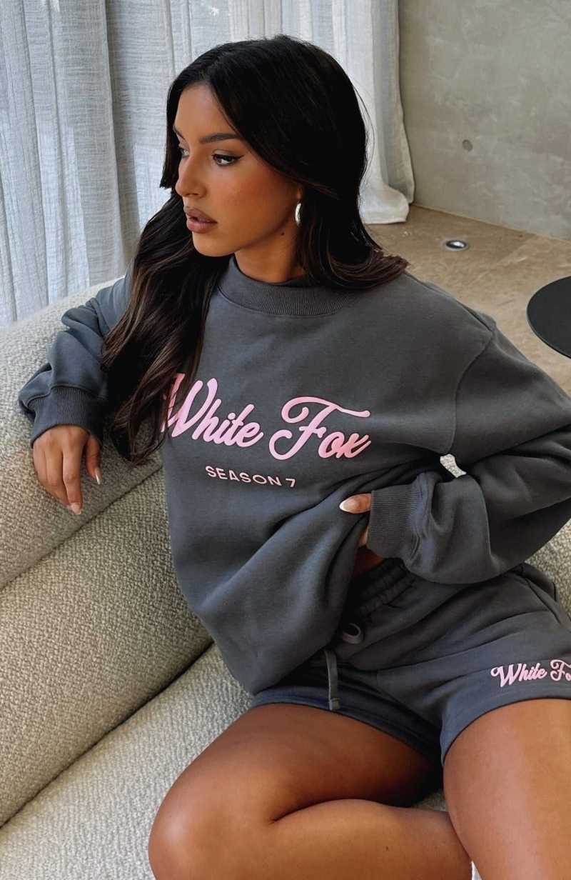 White Fox Season 7 Oversized Sweater Monument | UITKGH-243