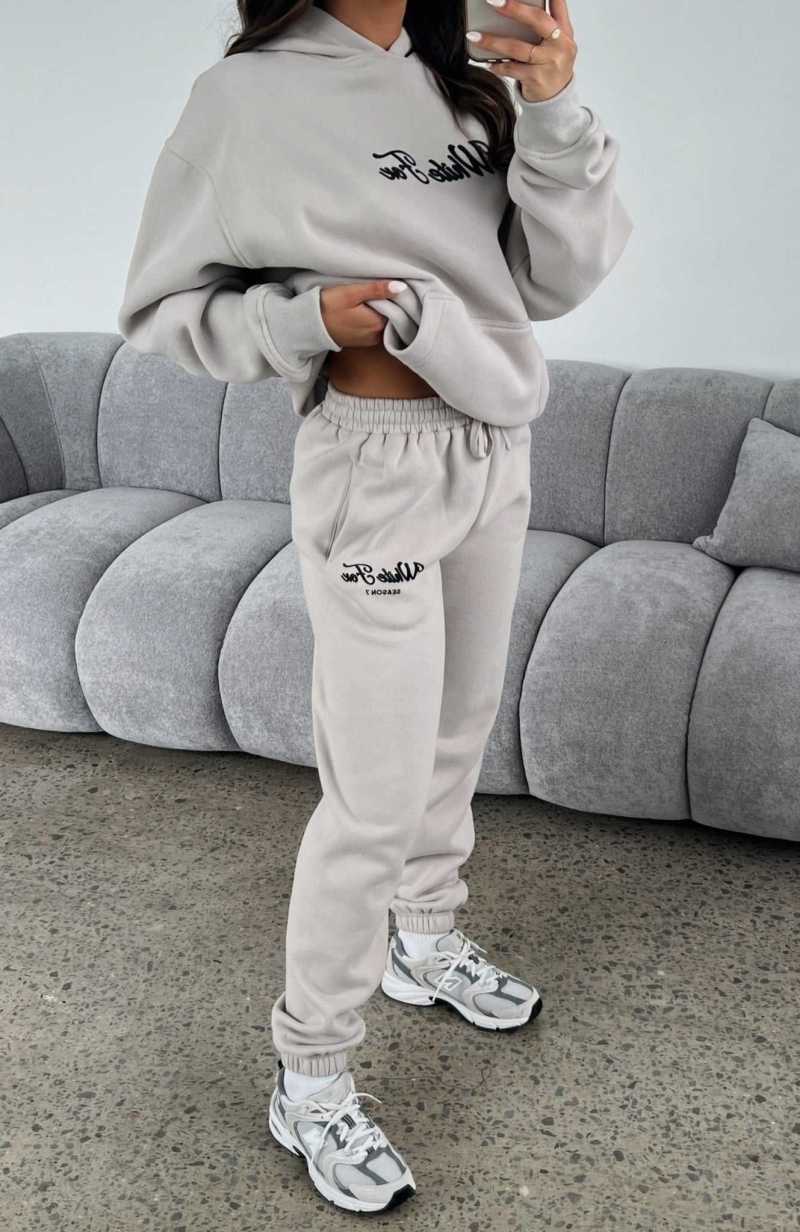 White Fox Season 7 Sweatpants Overcast | WRFHSM-432