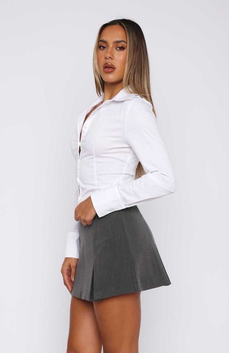 White Fox Standing Still Skort Charcoal | KNDWXR-681