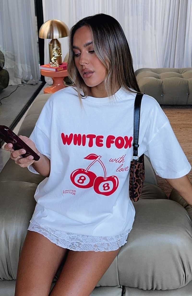 White Fox With Love In The Moment Oversized Tee White | PINFHT-895